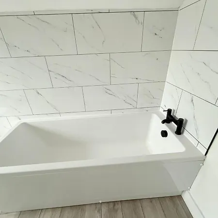 Apartment - Working - Visiting The Lakes *